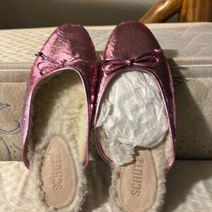 Schultz size 7B pink slippers